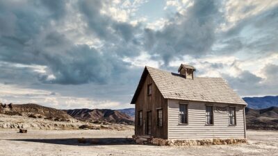 Eğitim, çocukların bireysel gelişimi ve toplumsal katkıları açısından kritik öneme