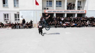 Bayraklı'da düzenlenen etkinliklerle 19 Mayıs Atatürk'ü Anma, Gençlik ve Spor