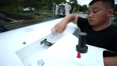 Çin'in Hunan eyaletinde meydana gelen sağanak yağışlar sonucu ulaşım ve