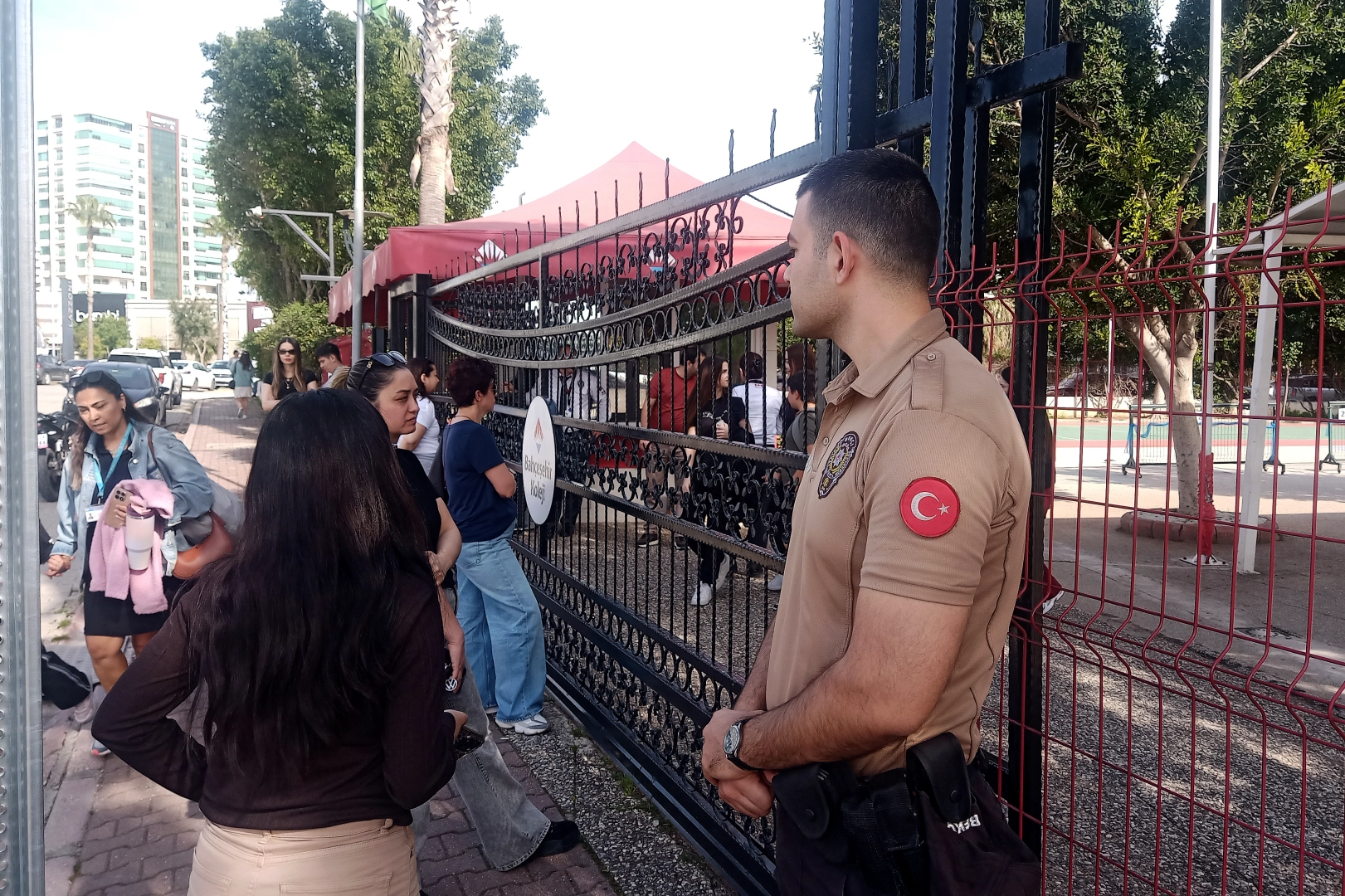 Toplum olarak zor bir sınavdan geçiyoruz. Söz konusu çocuklarımız olduğunda,
